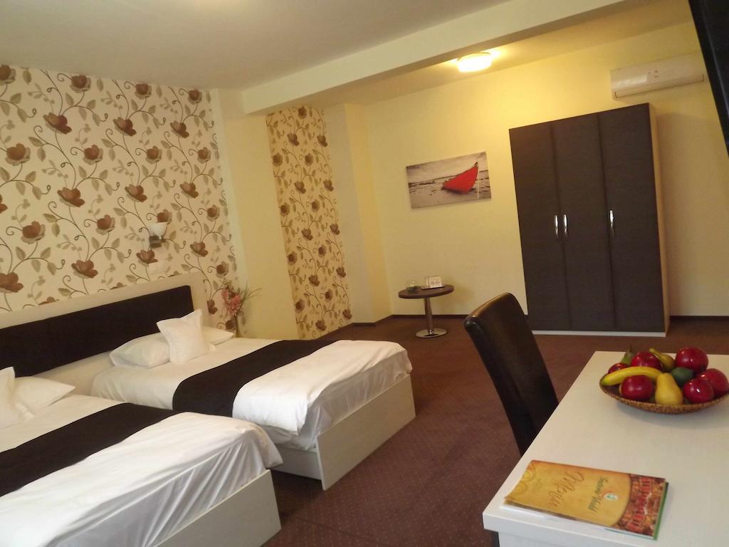 West Plaza Residence Bucharest Room photo