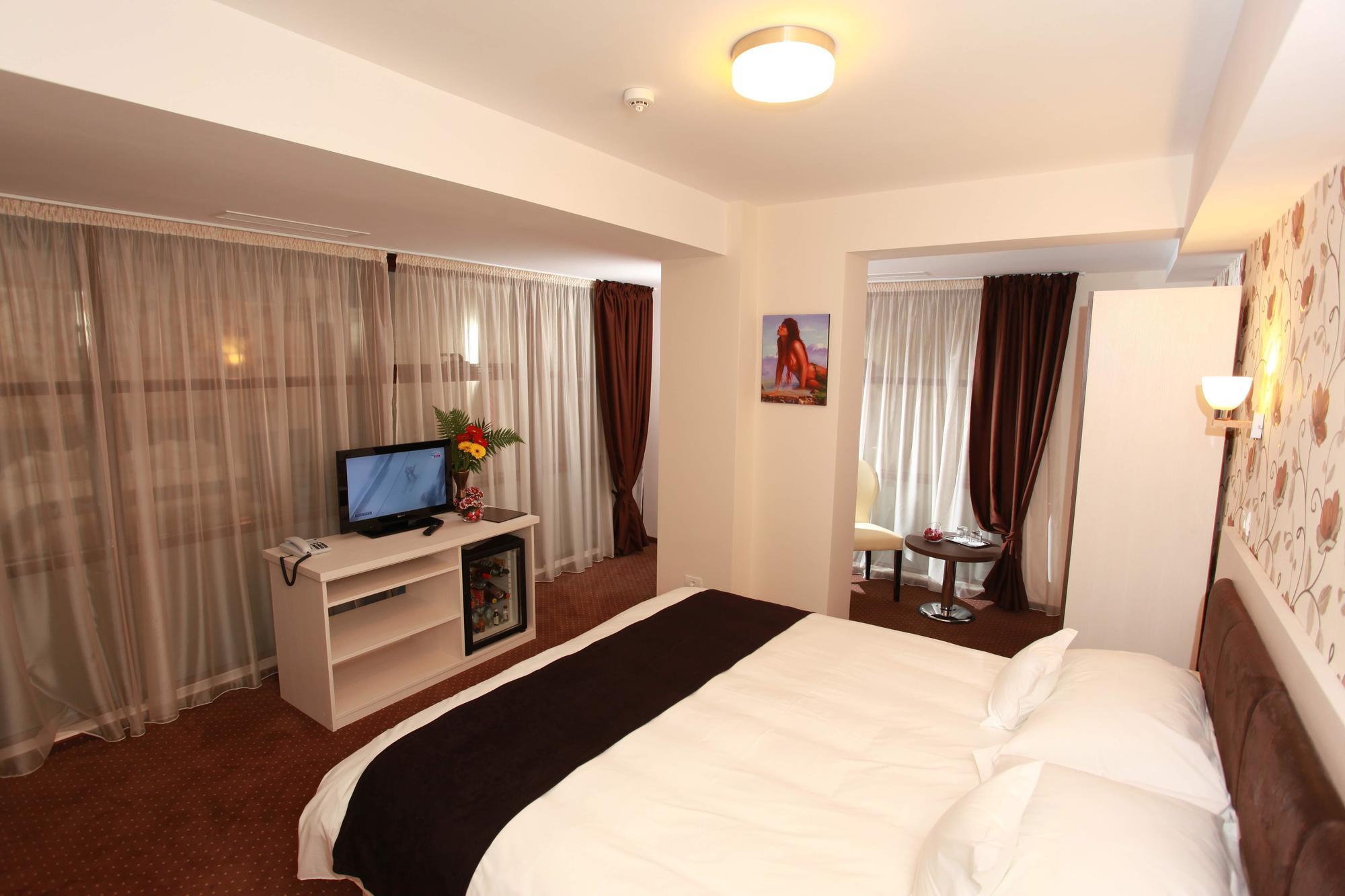 West Plaza Residence Bucharest Exterior photo
